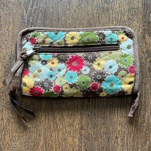 Thirty One Windsor Bouquet Floral Quilted Women's Wallet